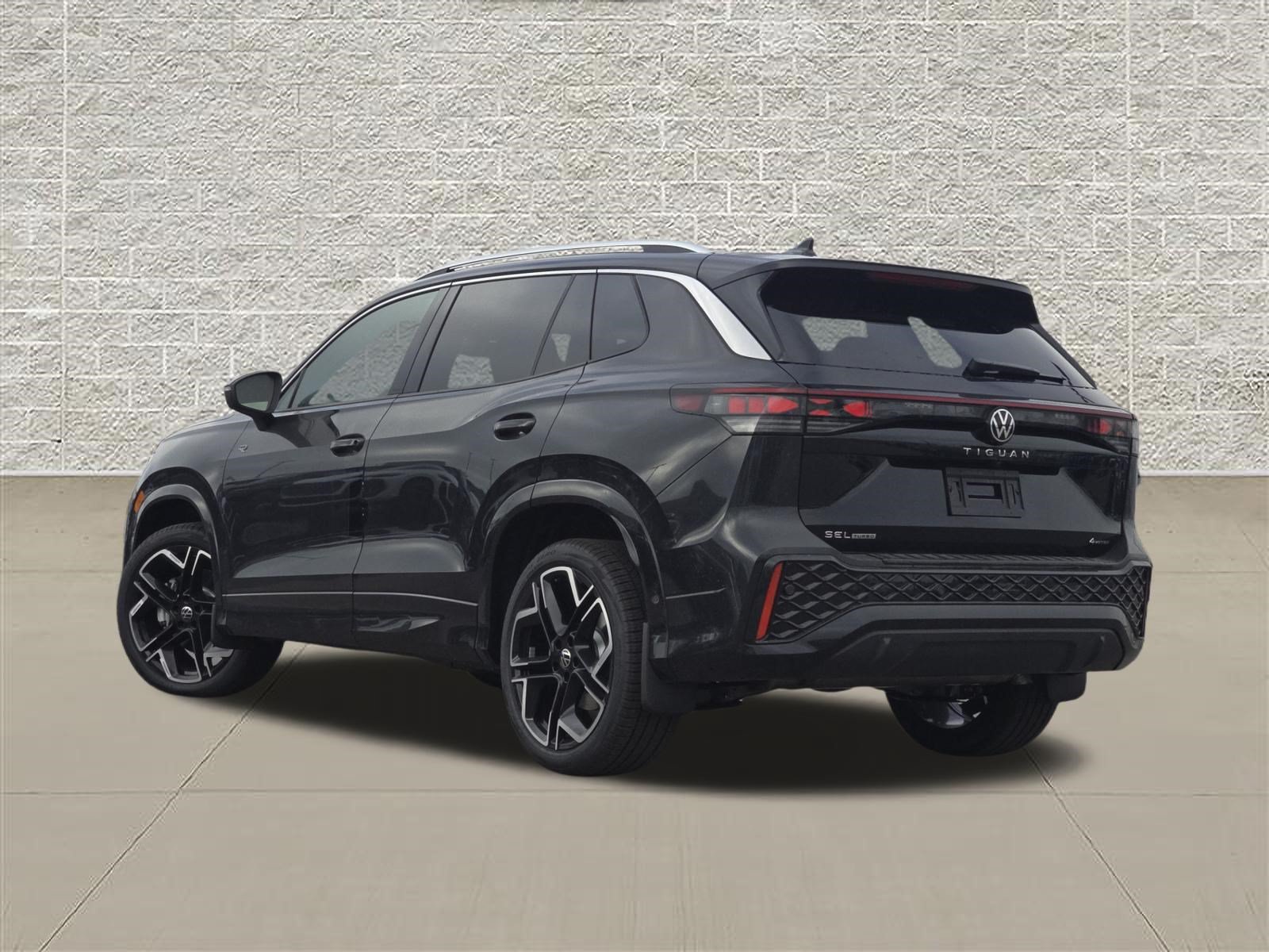 New 2026 Volkswagen Tiguan SEL R-Line AWD/4WD image 5