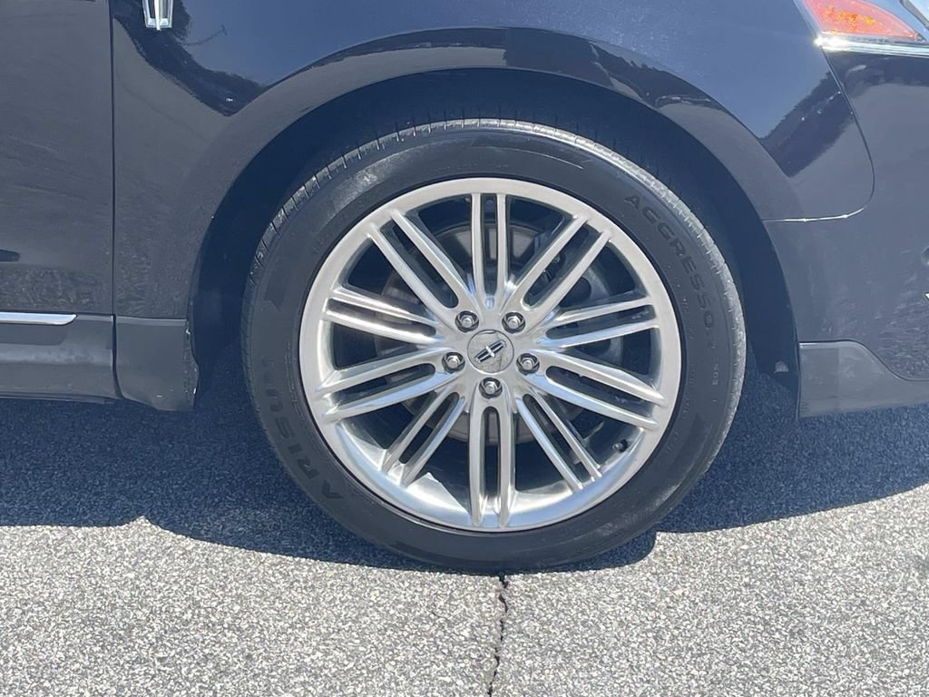 Used 2019 Lincoln MKT AWD image 10