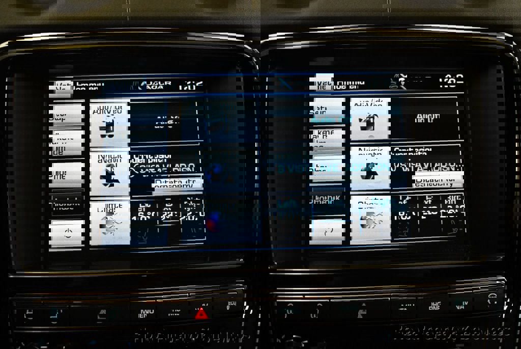 Used 2015 Jaguar XJ image 43