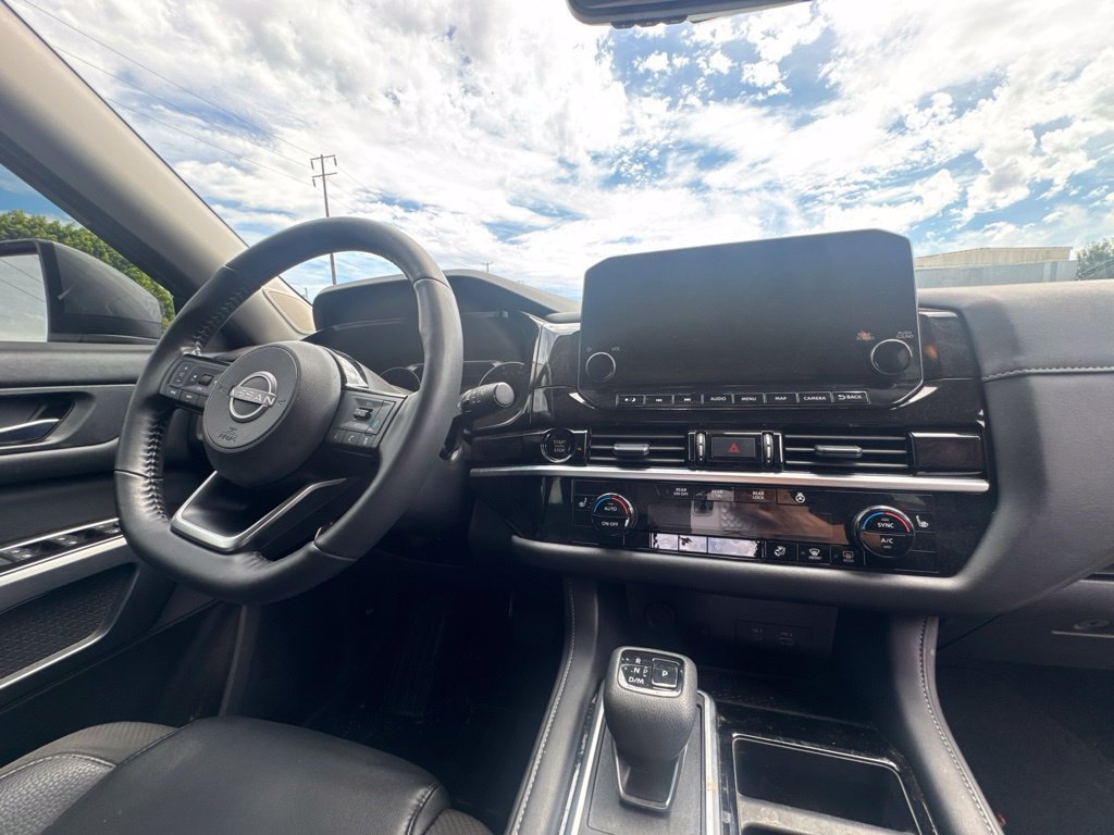 Used 2025 Nissan Pathfinder SL w/ SL Premium Package FWD image 18