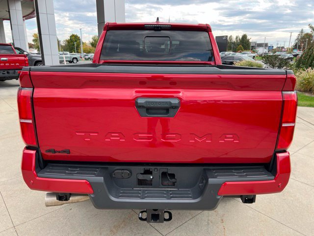 Used 2024 Toyota Tacoma TRD Off-Road w/ TRD Off Road Premium Package AWD/4WD image 7