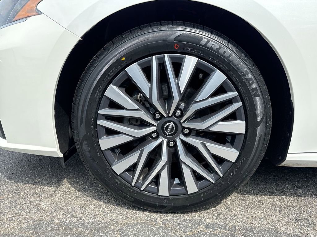 Used 2023 Nissan Altima 2.5 SV image 10