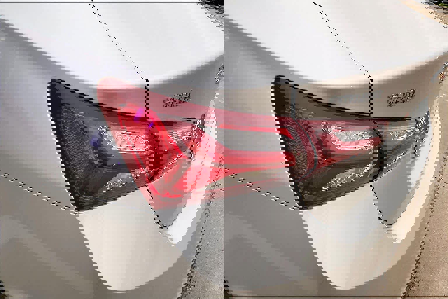 Used 2020 Chevrolet Malibu LT image 28