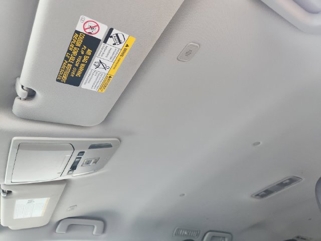 Used 2023 Toyota Highlander LE FWD image 21