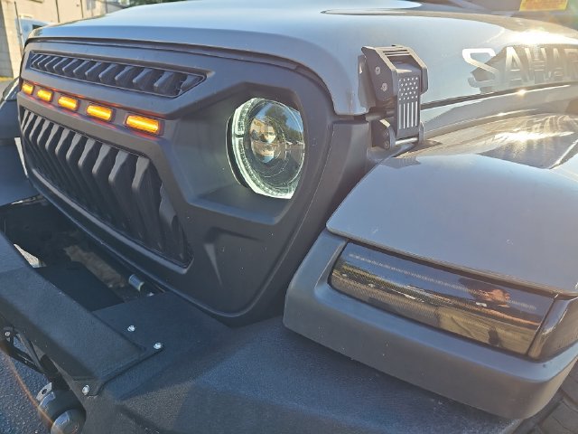 Used 2018 Jeep Wrangler Unlimited Sahara AWD/4WD image 34