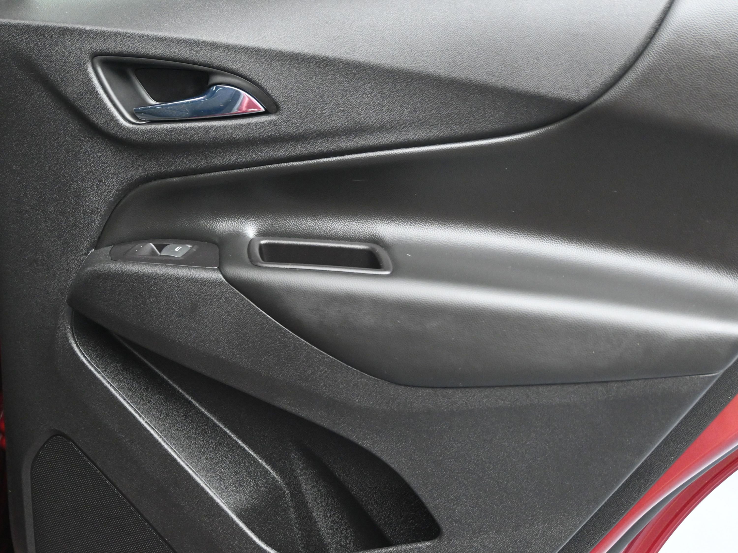 Used 2018 Chevrolet Equinox LT image 11