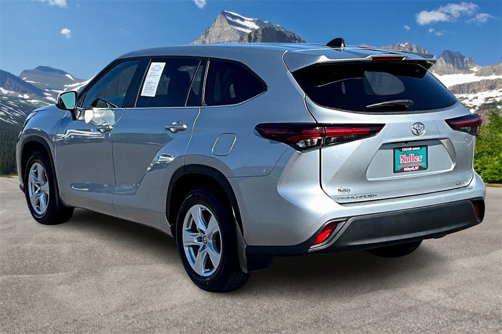 Used 2024 Toyota Highlander LE image 13