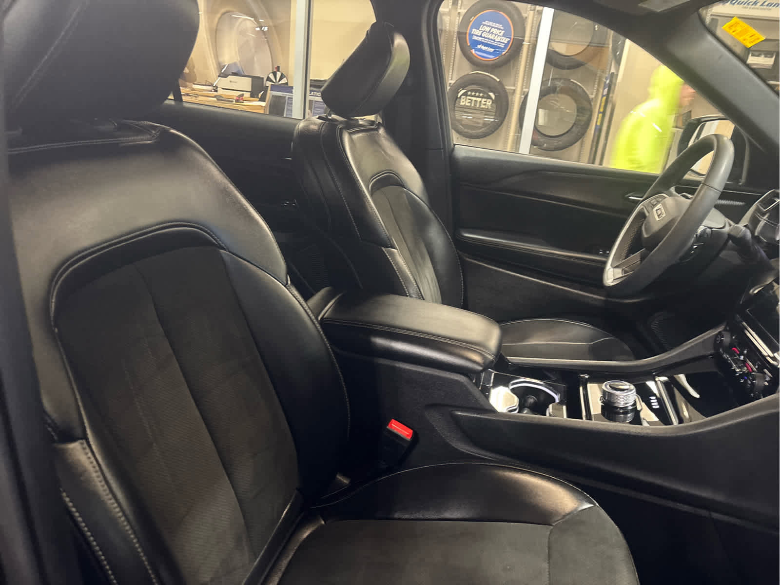 Used 2023 Jeep Grand Cherokee L Laredo image 56