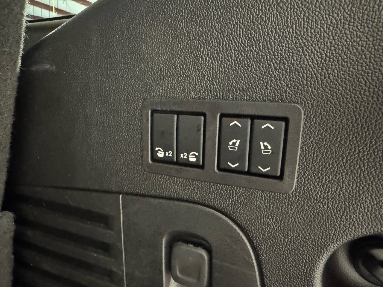 Used 2018 Chevrolet Tahoe LT w/ Luxury Package image 9