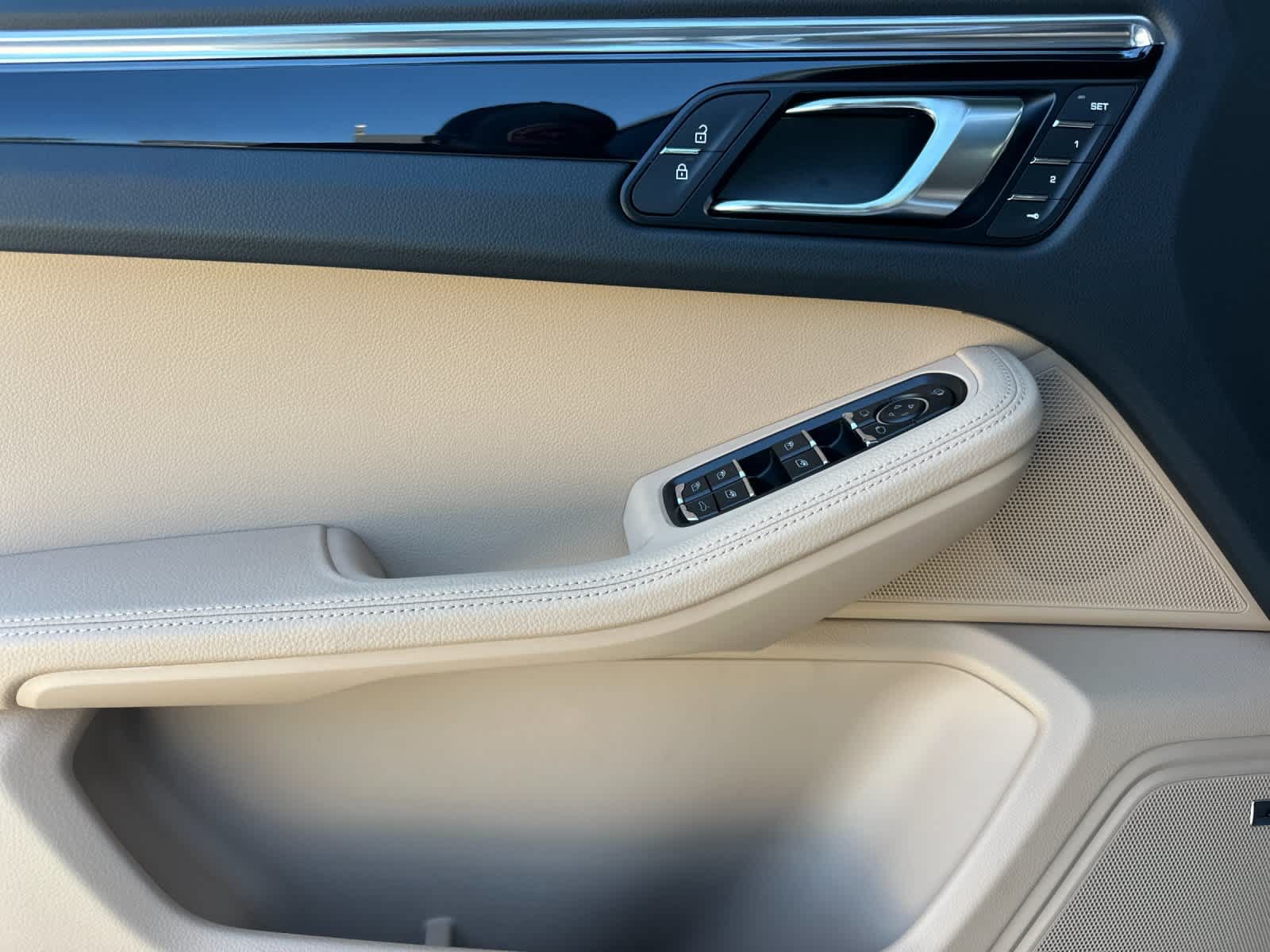 New 2026 Porsche Macan AWD/4WD image 12