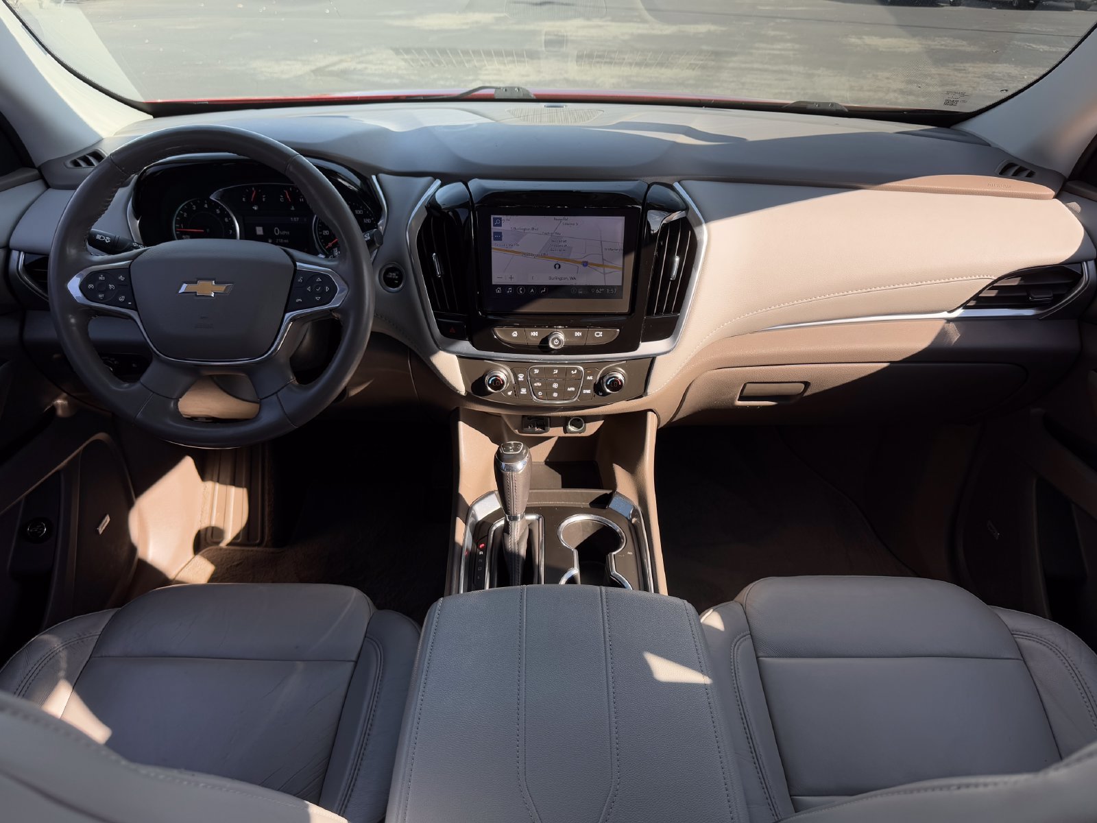 Used 2020 Chevrolet Traverse LT w/ LT Premium Package AWD/4WD image 14
