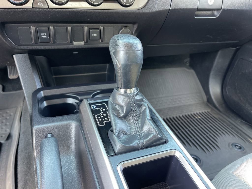 Certified 2022 Toyota Tacoma SR5 w/ SR5 Appearance Package (SM) image 16