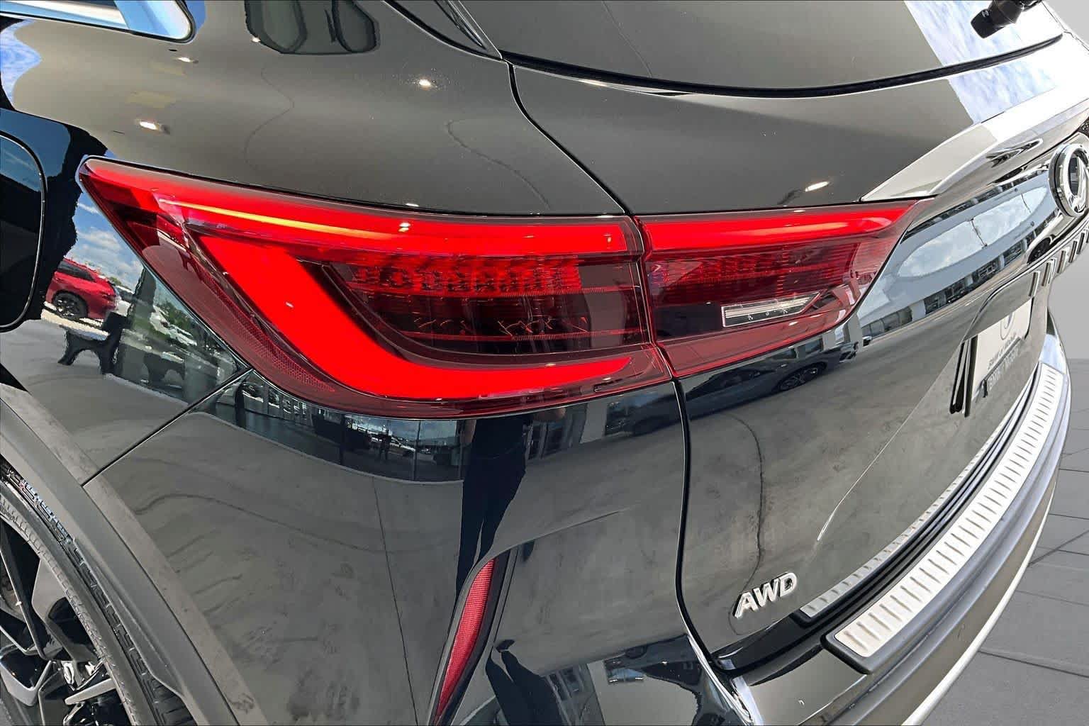 Used 2023 INFINITI QX50 Sensory w/ Accent Package AWD/4WD image 27