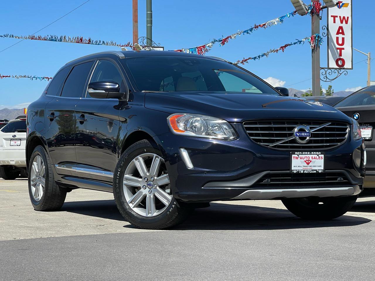 Used 2016 Volvo XC60 T6 w/ Proximity Package AWD/4WD image 3
