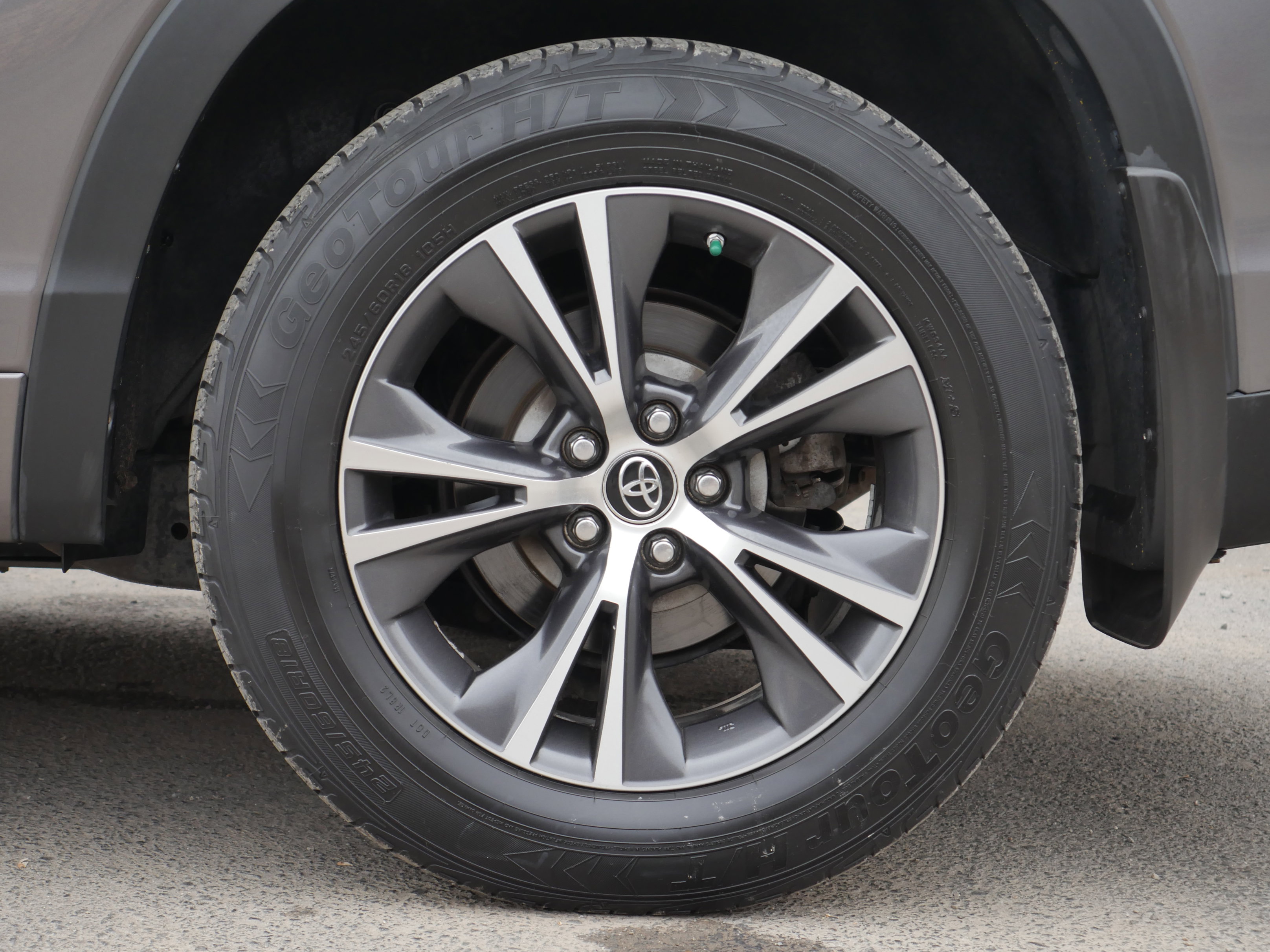 Used 2016 Toyota Highlander XLE image 19