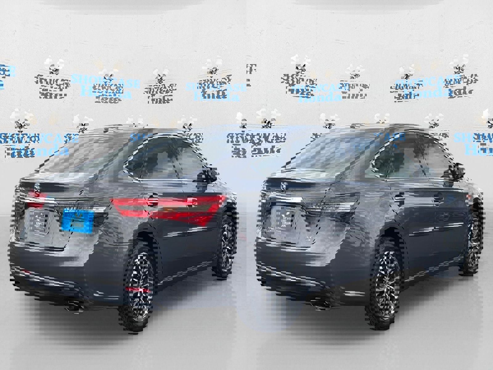 Used 2018 Toyota Avalon XLE Premium w/ Carpet Mat Package image 8