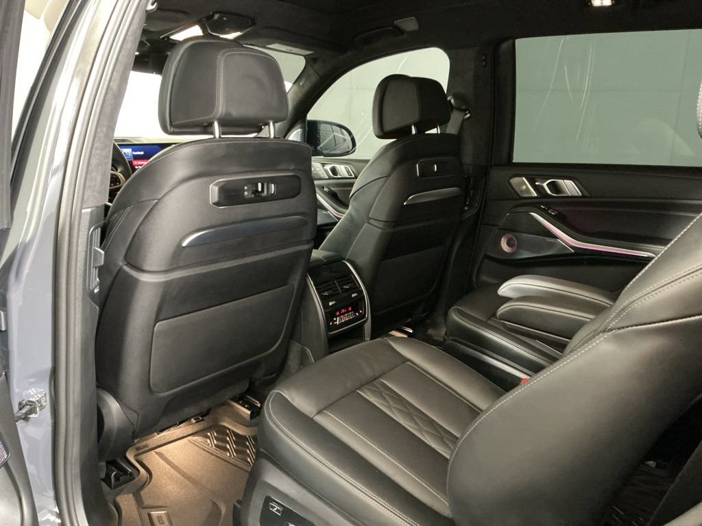 Certified 2025 BMW X7 M60i AWD/4WD image 25