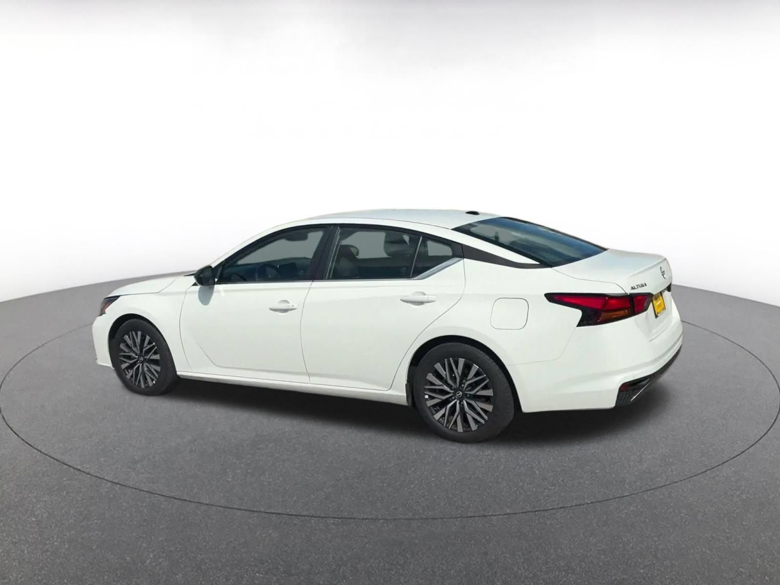 Used 2026 Nissan Altima 2.5 SV FWD image 9
