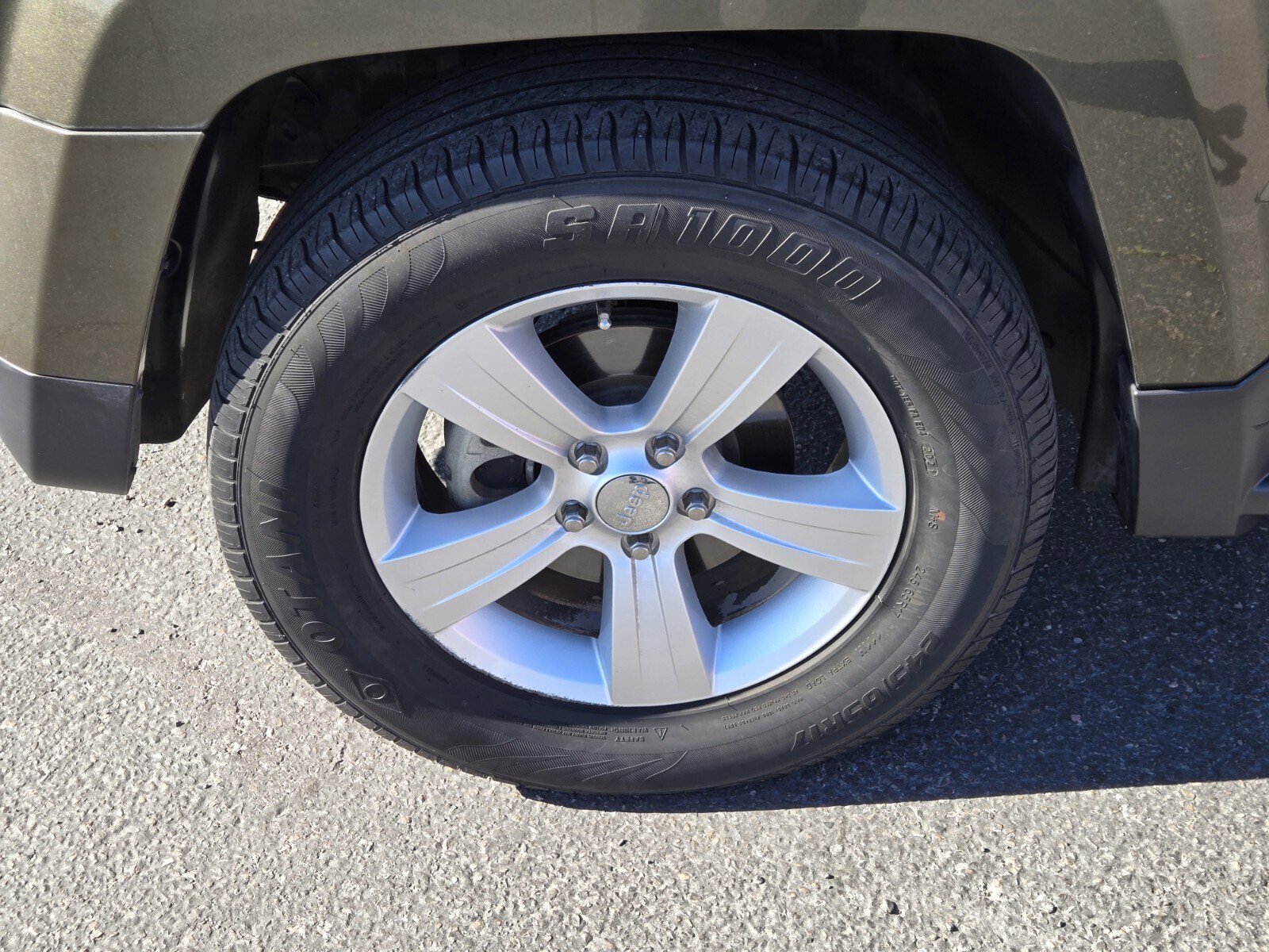 Used 2015 Jeep Patriot Latitude image 6