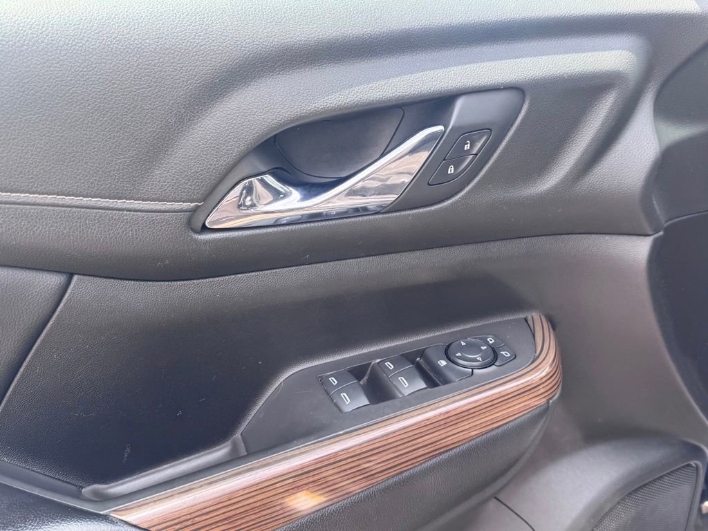 Used 2019 GMC Acadia SLE w/ LPO, Floor Liner Package AWD/4WD image 8