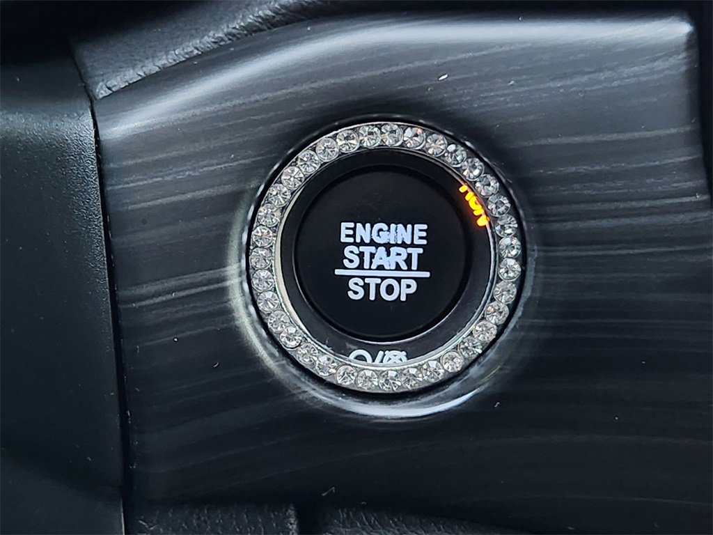 Used 2020 Jeep Grand Cherokee Altitude image 21