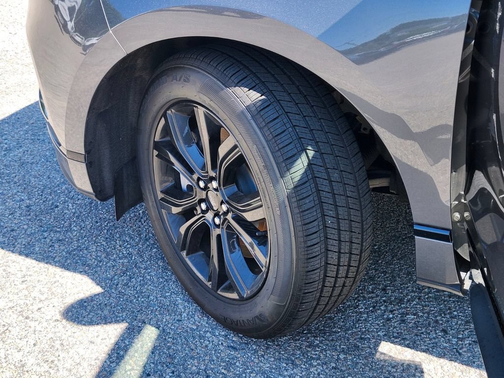 Certified 2022 Ford Edge SE w/ Black Appearance Package AWD/4WD image 33
