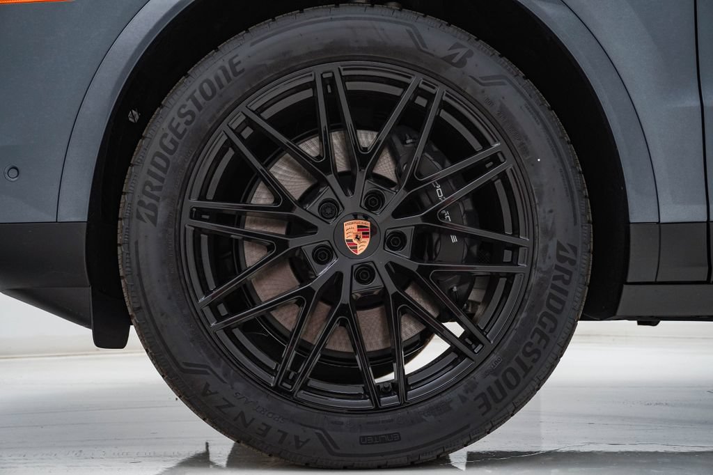 New 2026 Porsche Cayenne Coupe AWD/4WD image 13