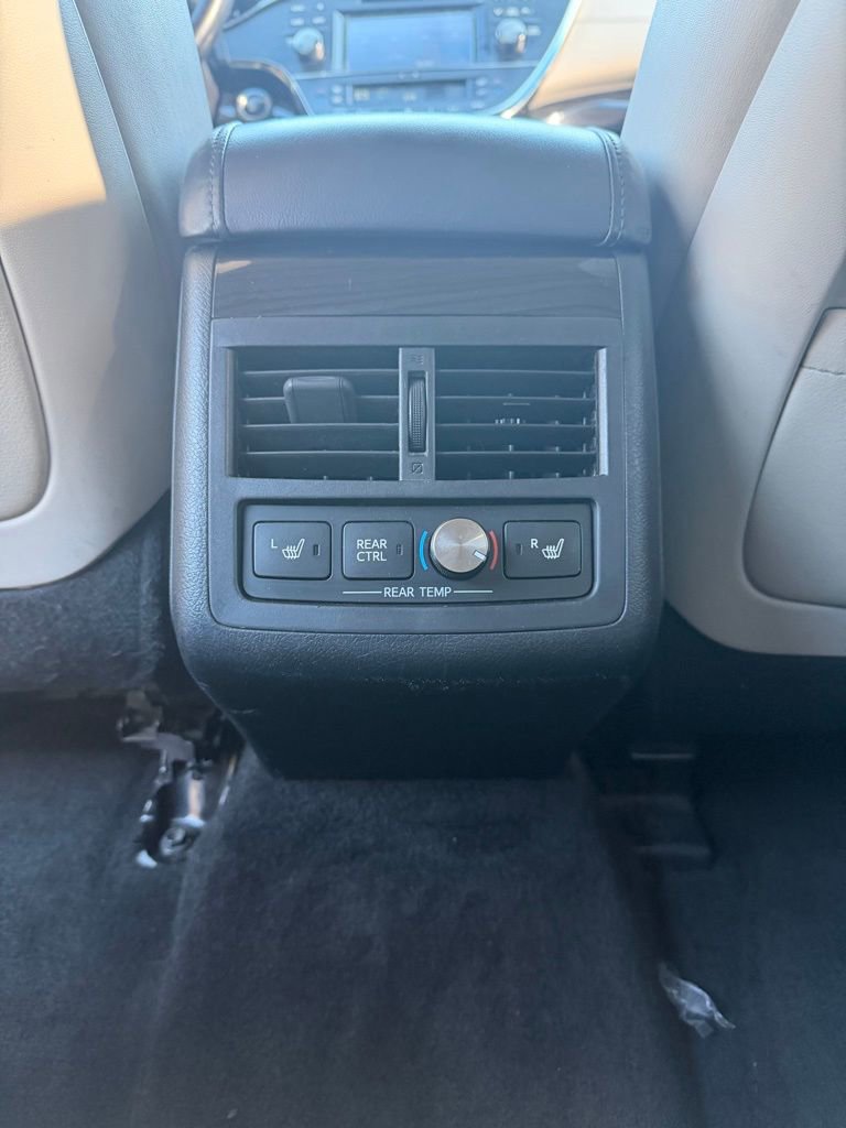 Used 2015 Toyota Avalon Limited image 10