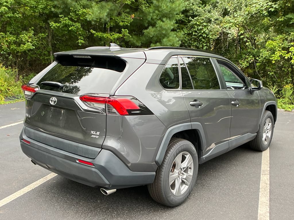 Used 2022 Toyota RAV4 XLE w/ Convenience Package AWD/4WD image 5