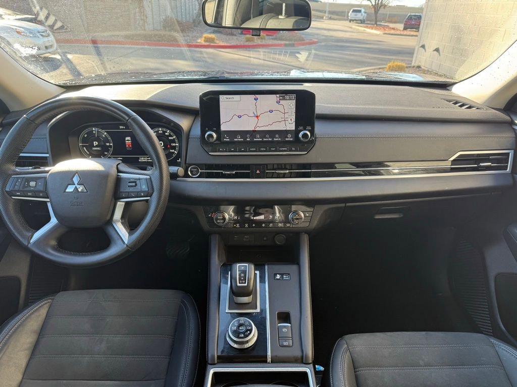 Used 2023 Mitsubishi Outlander SE image 12