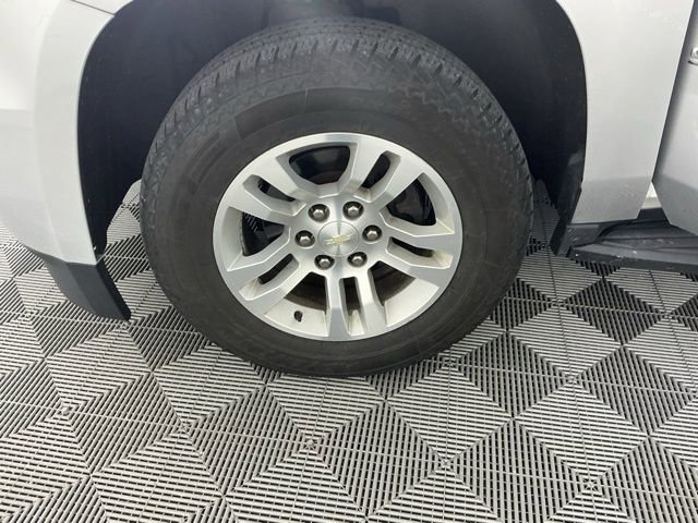 Used 2019 Chevrolet Suburban LT AWD/4WD image 19
