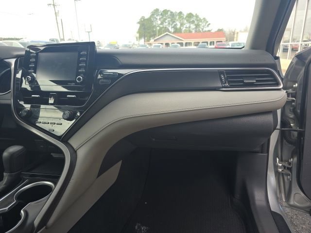 Used 2023 Toyota Camry LE image 43