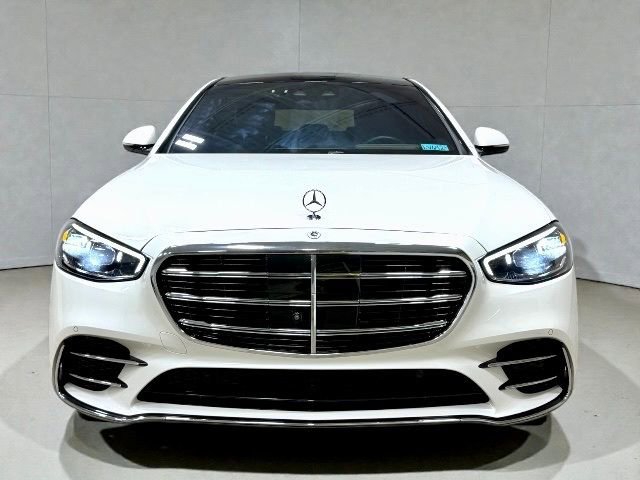 Used 2022 Mercedes-Benz S 500 4MATIC w/ AMG Line Package image 11