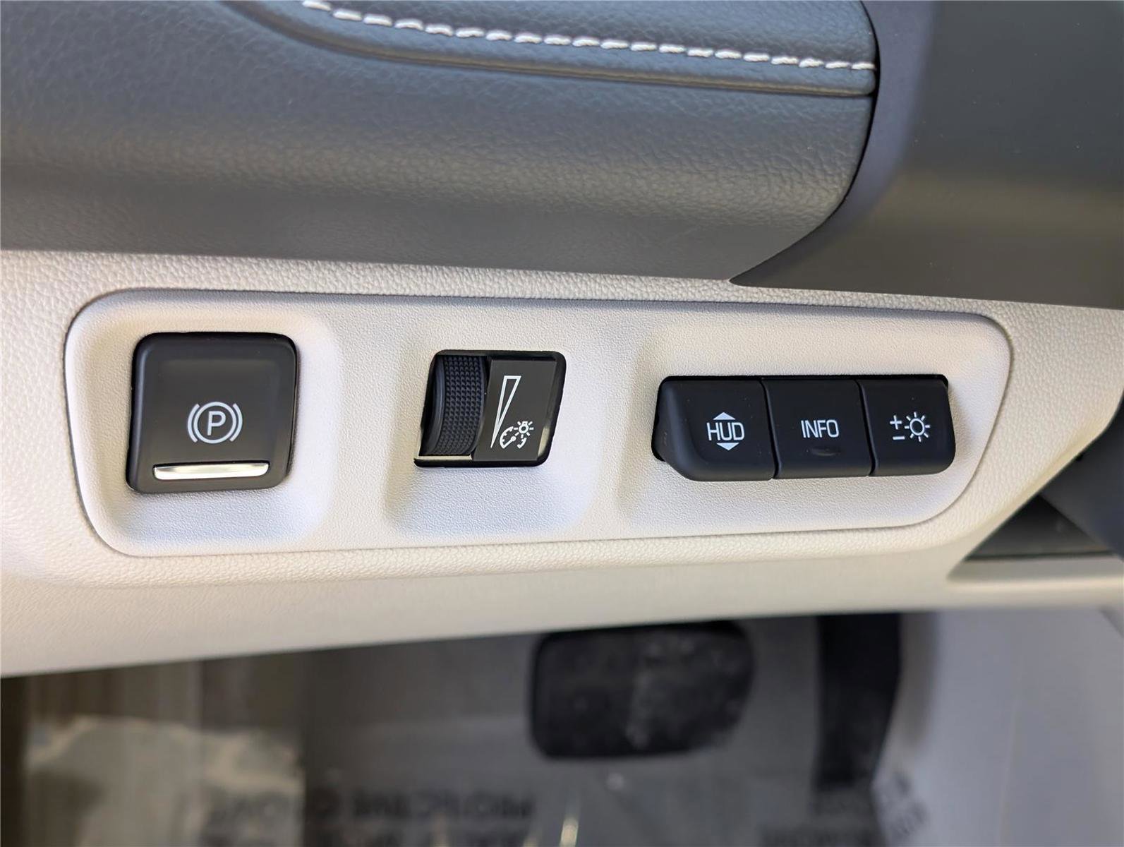 Used 2021 GMC Acadia Denali w/ Denali Ultimate Package image 25