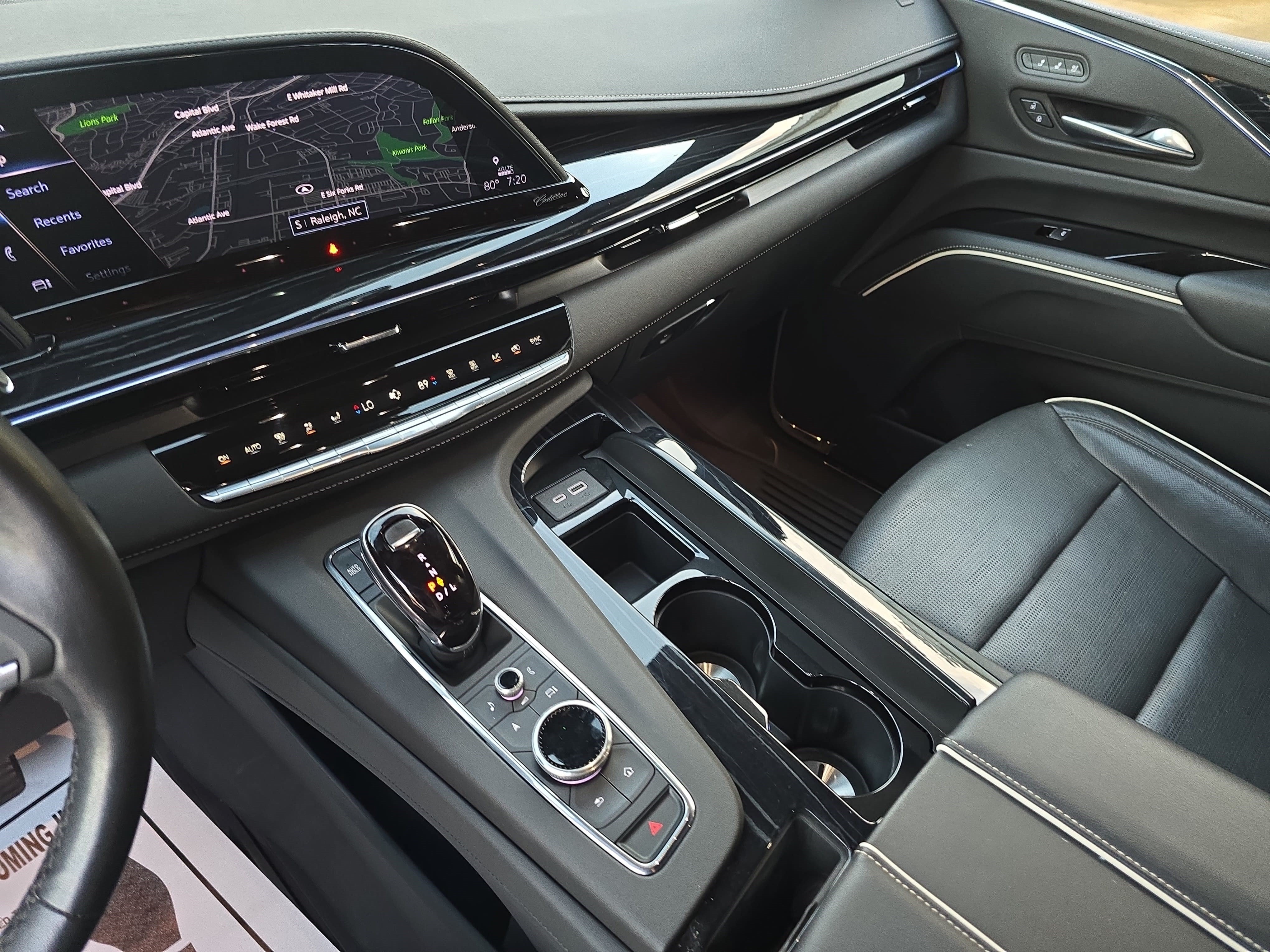 Used 2024 Cadillac Escalade Sport AWD/4WD image 25