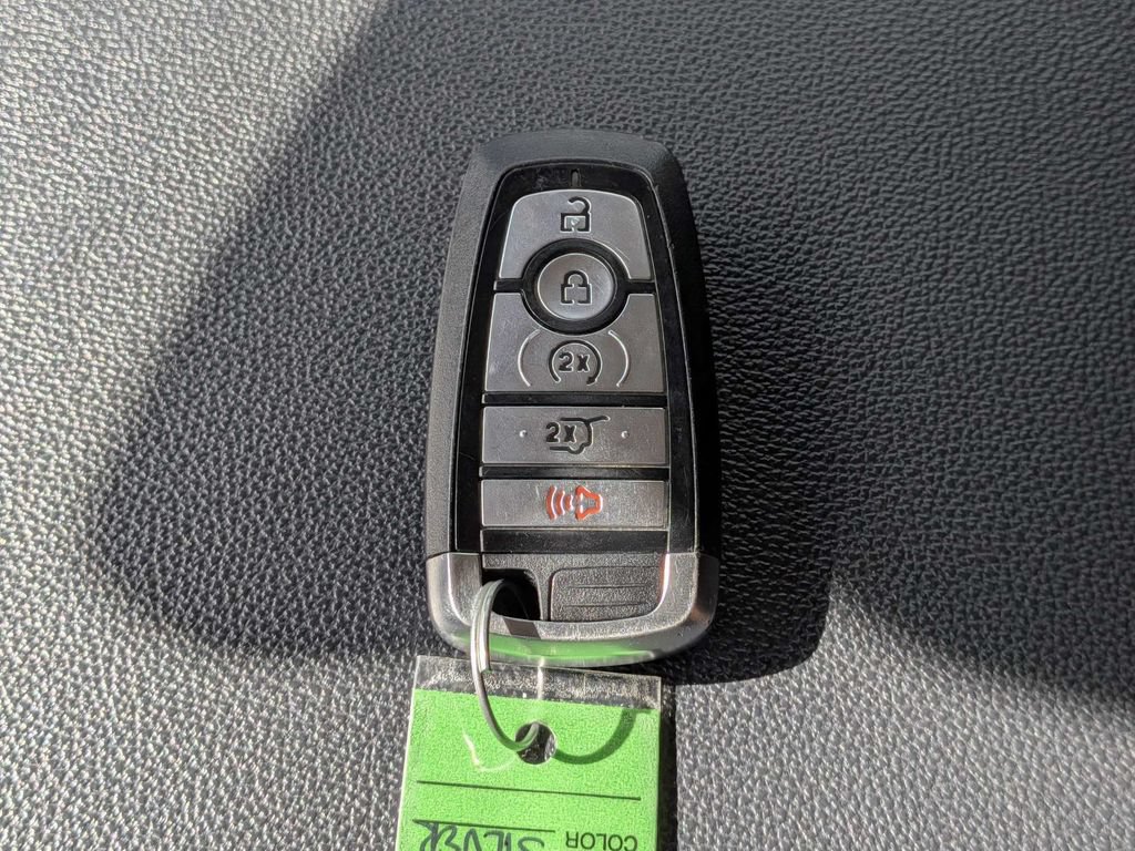 Used 2024 Ford Expedition XLT AWD/4WD image 30