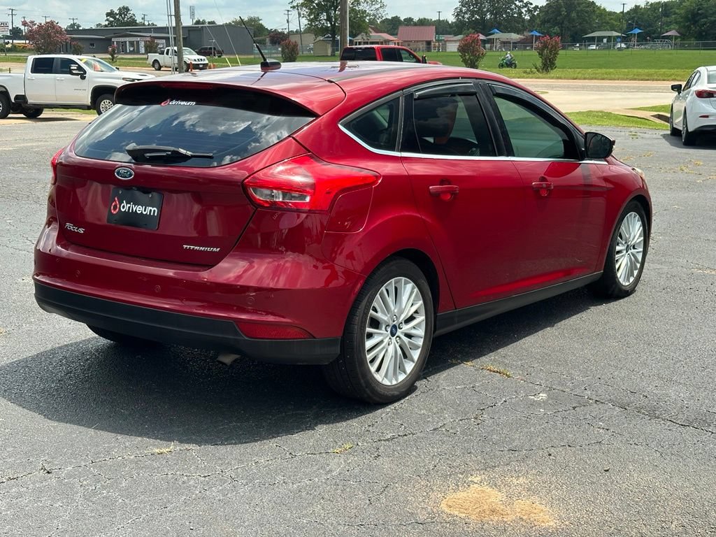 Used 2017 Ford Focus Titanium FWD image 6