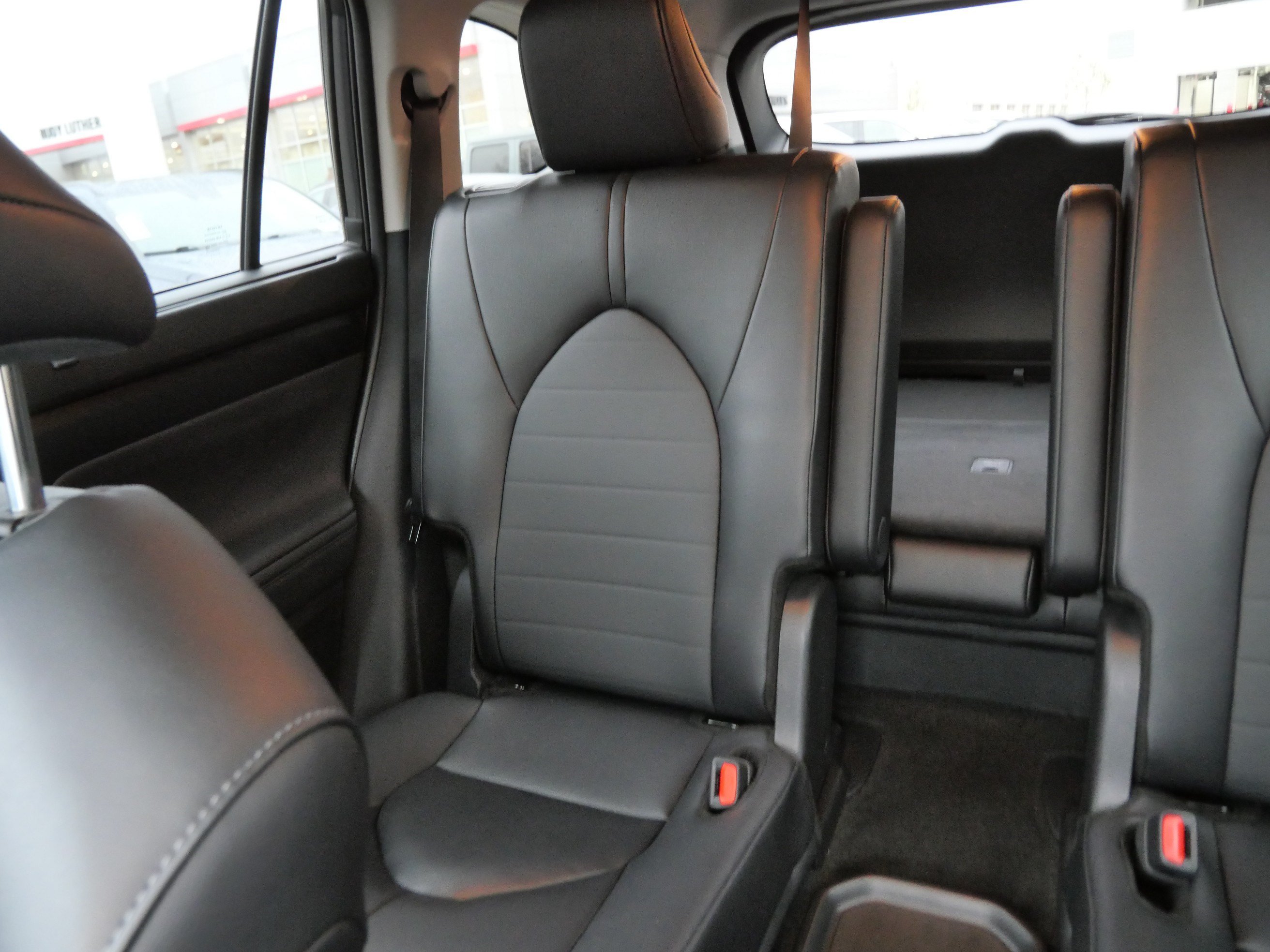 Used 2025 Toyota Highlander XLE AWD/4WD image 13