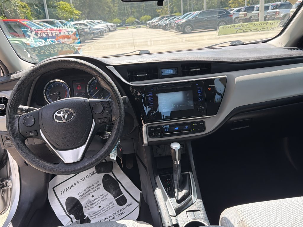 Used 2017 Toyota Corolla LE w/ Carpet Mat Package (TMS) FWD image 7