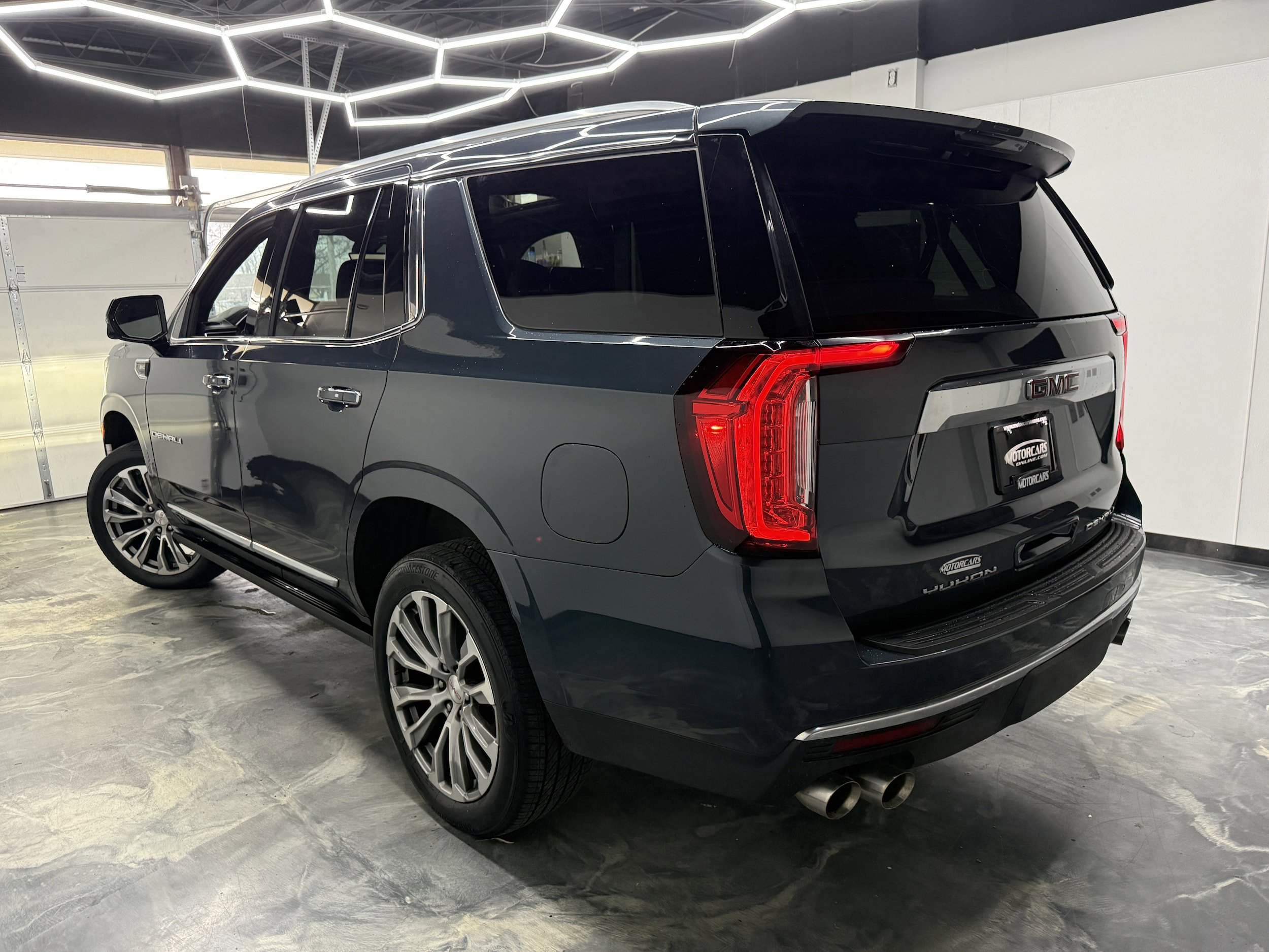 Used 2021 GMC Yukon Denali w/ Denali Premium Package image 8