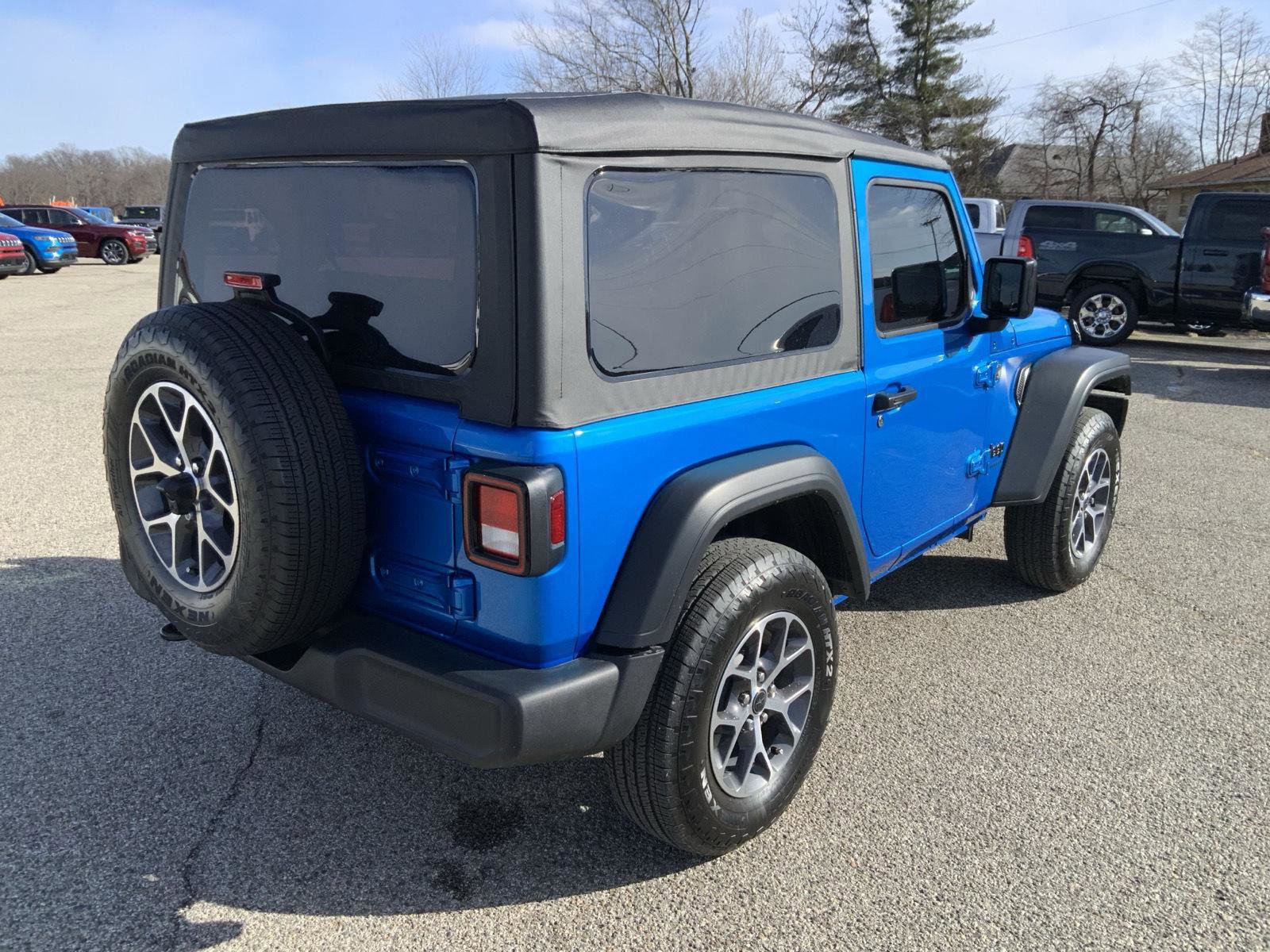 Used 2025 Jeep Wrangler Sport image 10