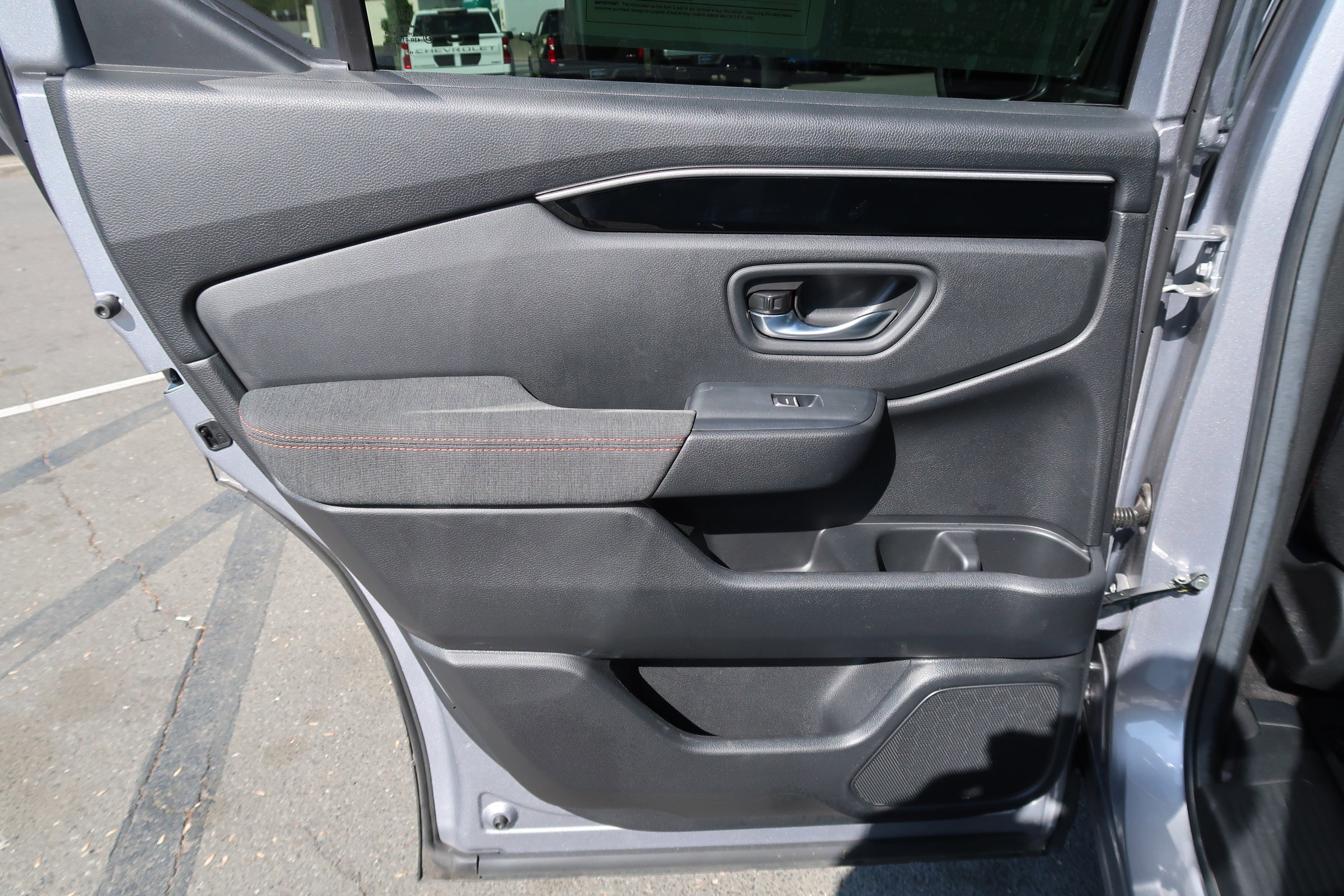 Used 2025 Honda Pilot Sport image 34