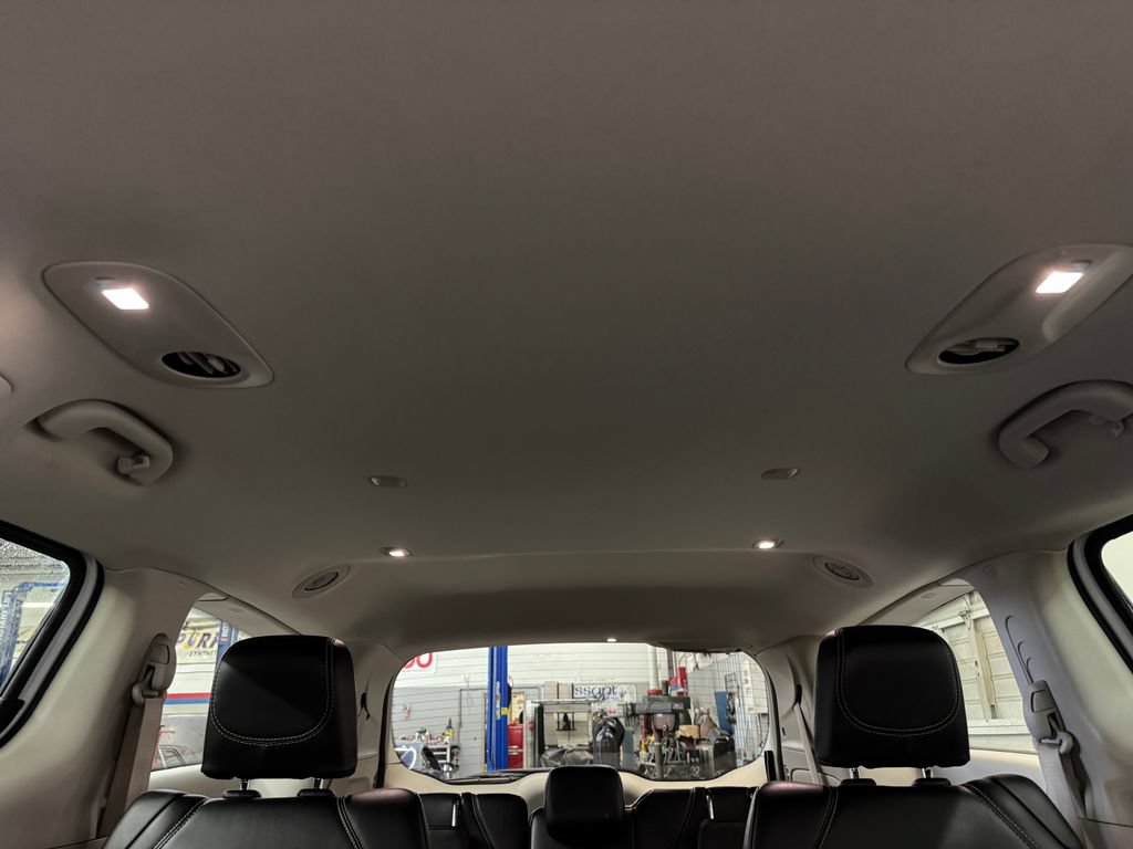 Used 2023 Chrysler Pacifica Touring-L FWD image 24