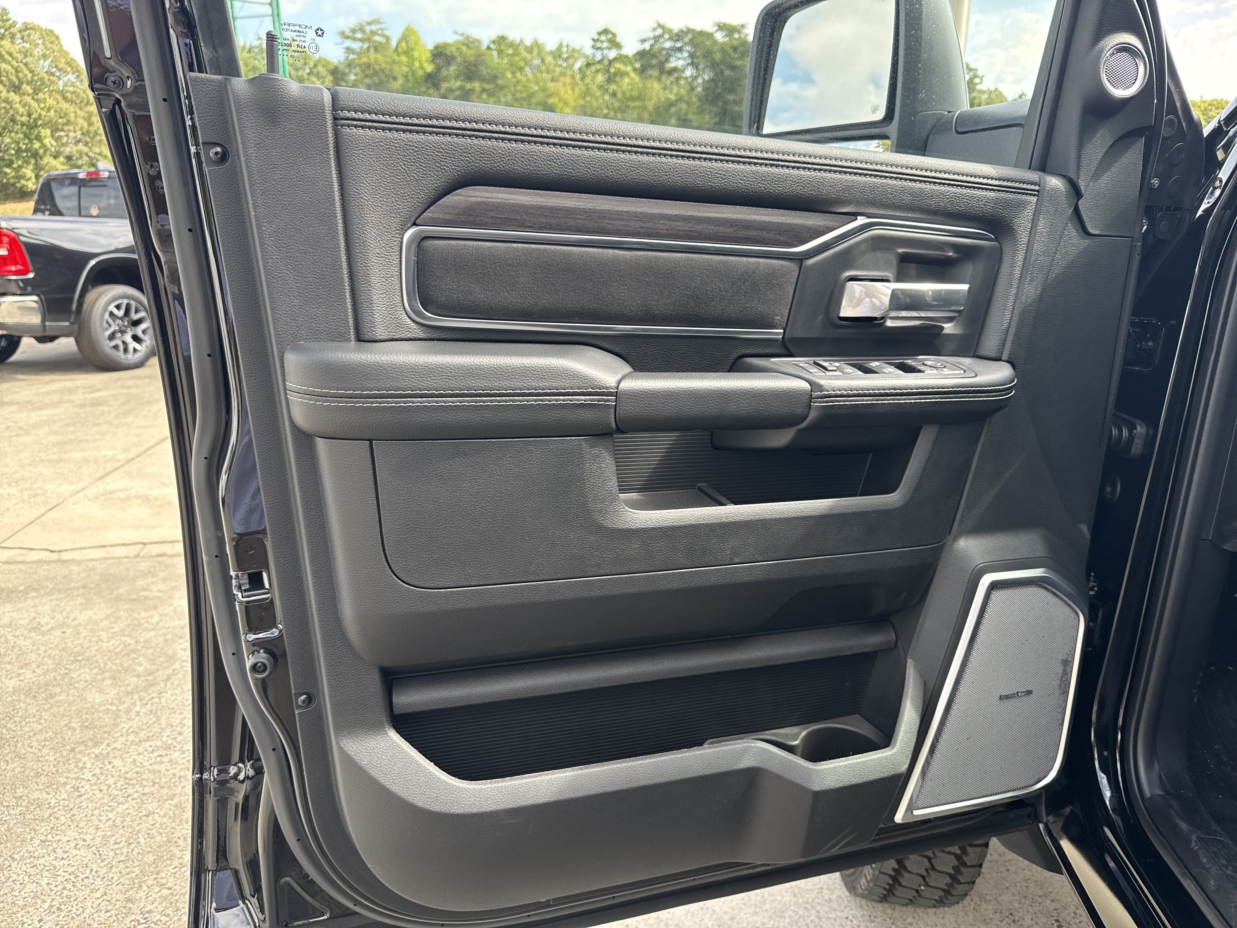 New 2026 RAM 5500 4x4 Crew Cab image 10