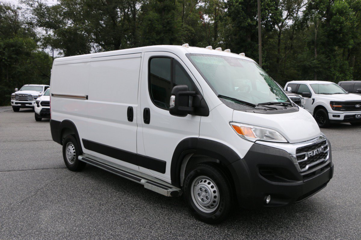 Used 2025 RAM ProMaster 2500 w/ U-Haul Equipment Group FWD image 10