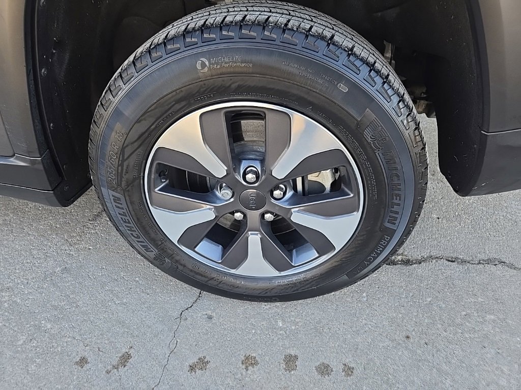 Used 2022 Jeep Grand Cherokee Limited 4xe w/ Luxury Tech Group II image 24