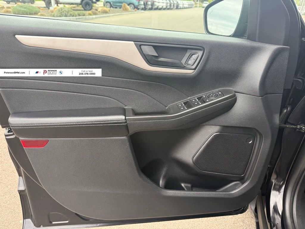 Used 2022 Ford Escape SE image 12