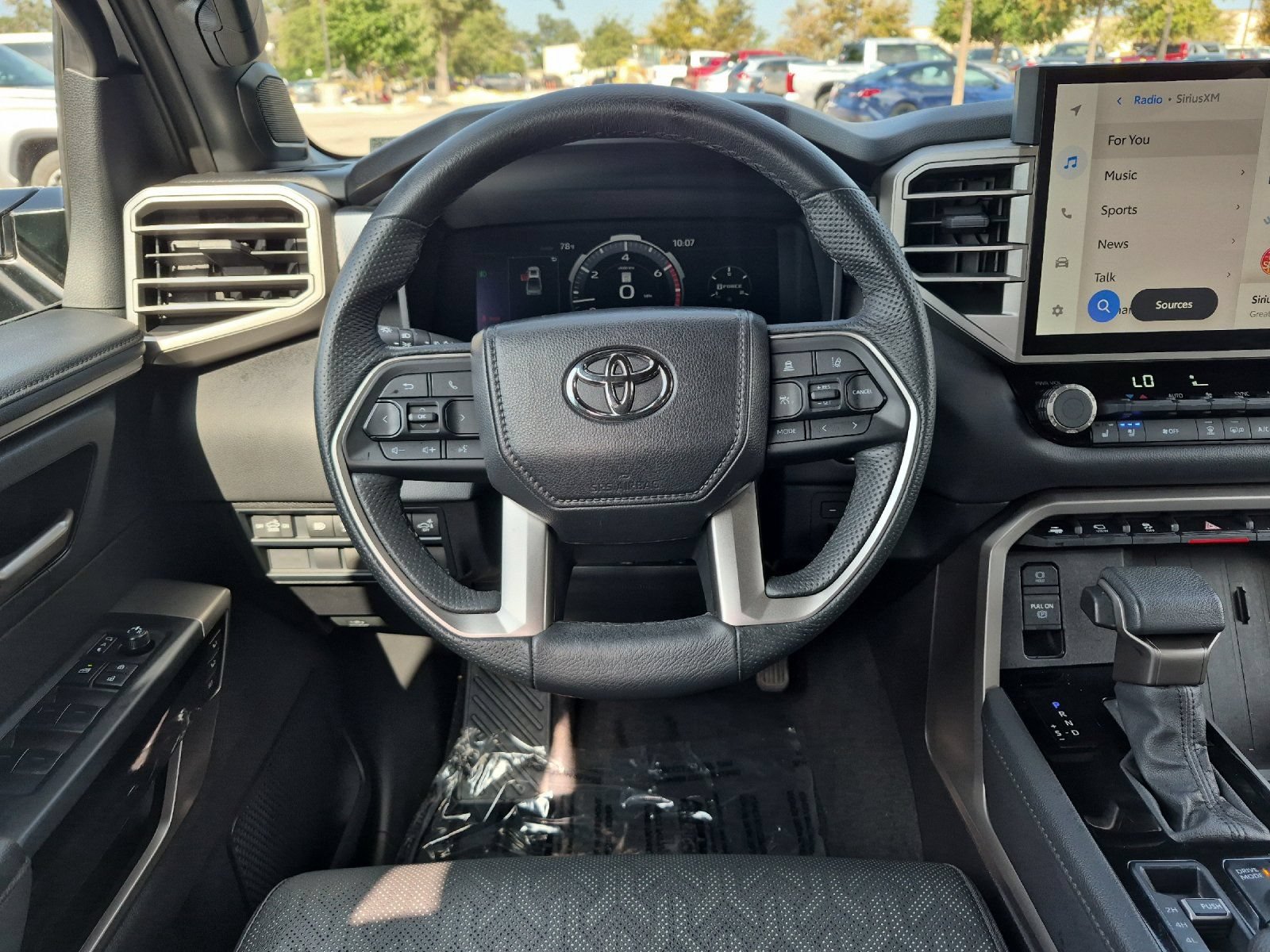 Used 2025 Toyota Tundra Limited AWD/4WD image 13