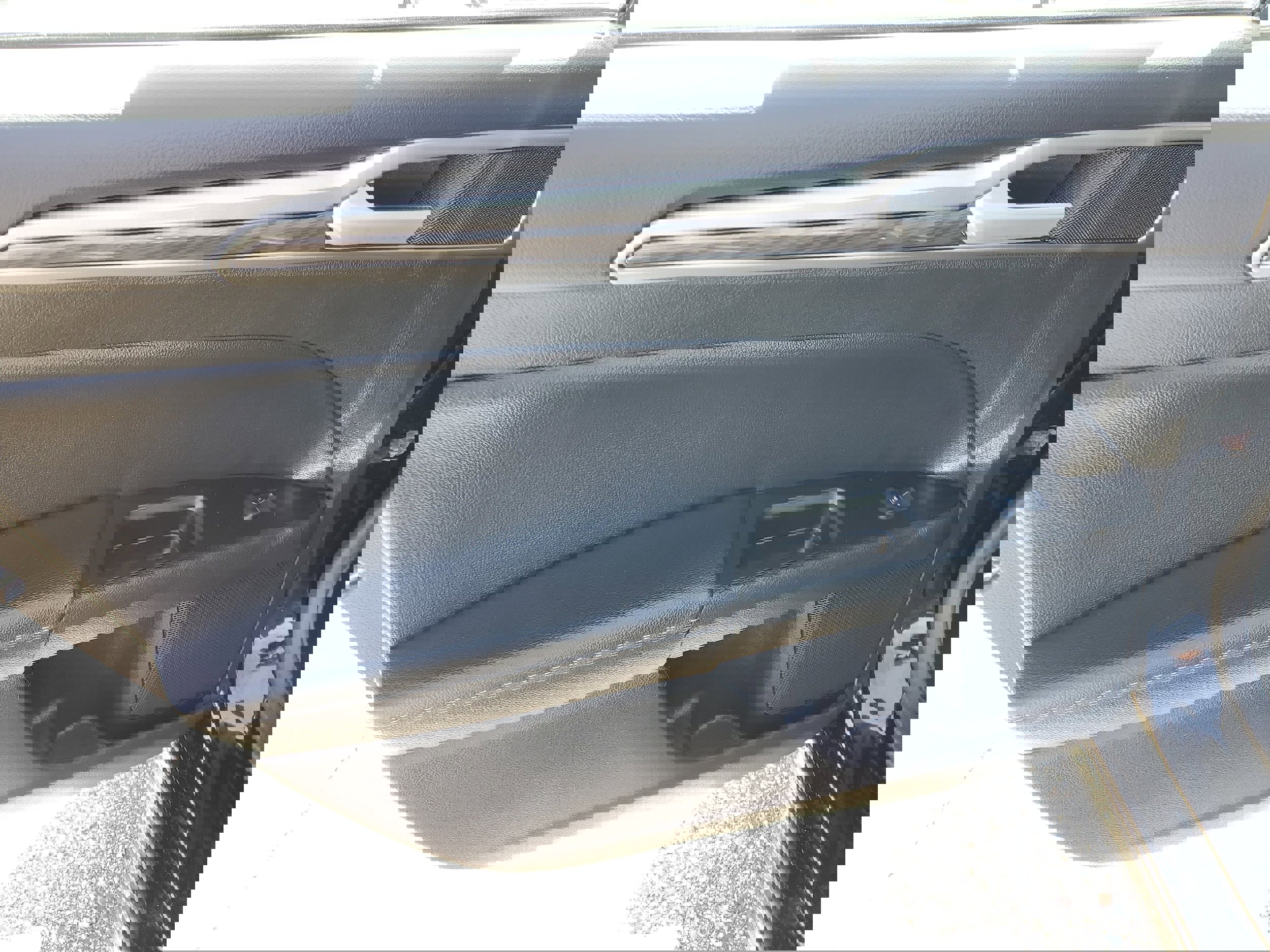 Certified 2017 Ford Fusion SE w/ Fusion SE Technology Package image 9