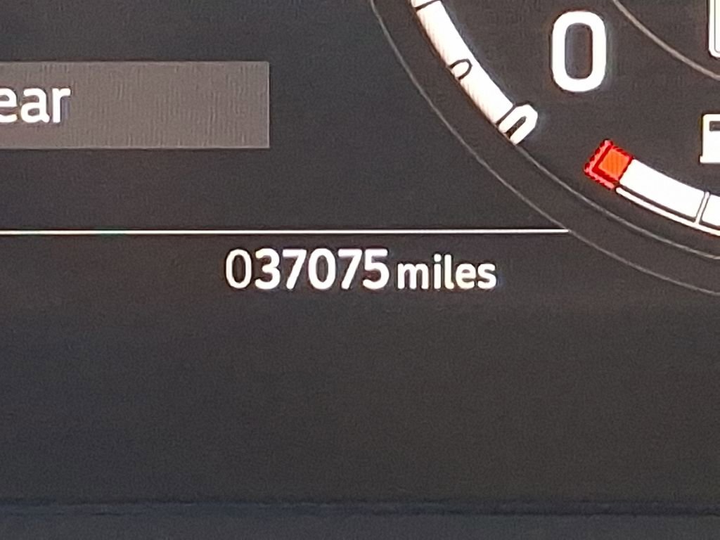 Certified 2023 Land Rover Defender 130 SE image 19